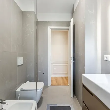 Metropolitan Living 1br Balcony By Pikhost Appartement Tirana